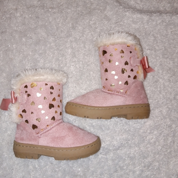 Aldi NWOT Pink & Gold Heart Faux Fur Boots size 7/8 - Picture 3 of 6